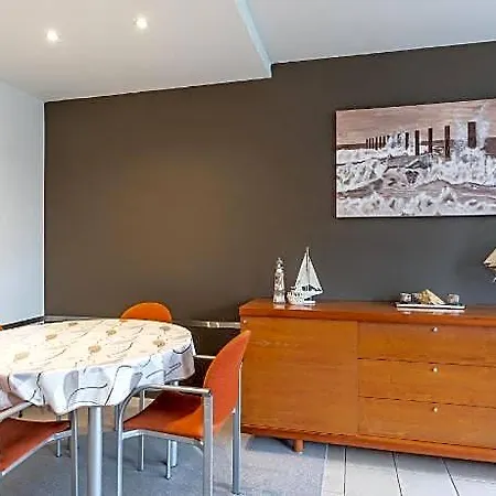 Hotel Cozy Near The 3*